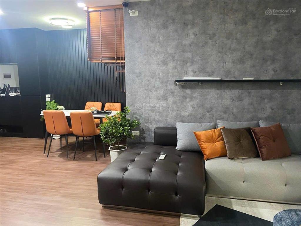 Chính chủ cần bán căn góc 64m2 full đồ như ảnh. giá 6,3 tỷ