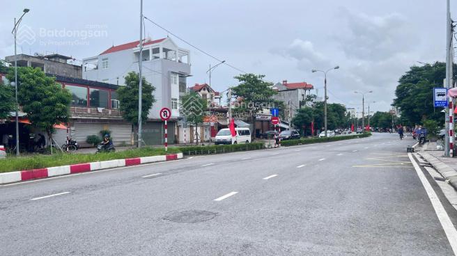 Bán căn nhà mặt đường vị trí đẹp hồ sen, 110m2  mt 4m  giá 31,9 tỷ giá đẹp