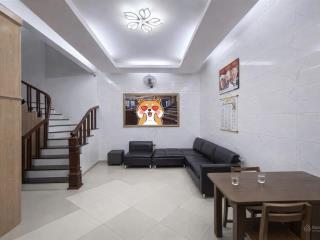 Lô góc  nghĩa dũng, sát mặt ngõ, 41m2, mt 4.5m, sổ chính chủ, tặng nội thất. chỉ 9.3 tỷ