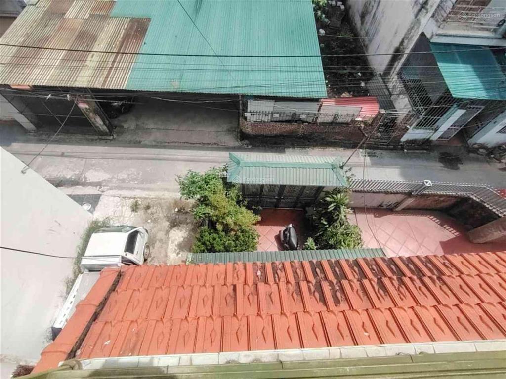 Bán nhà cạnh trường cấp 3 thạch bàn, ngõ ô tô, 90m2, 4 tầng, mặt tiền 4,5m, giá 12 tỷ