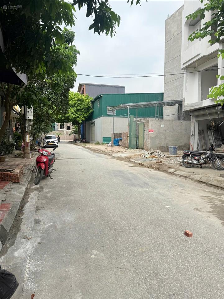 Bán đất phố hoa động, vỉa hè rộng, kinh doanh, 50m2, mặt tiền 5.2m, giá nhỉnh 9 tỷ.