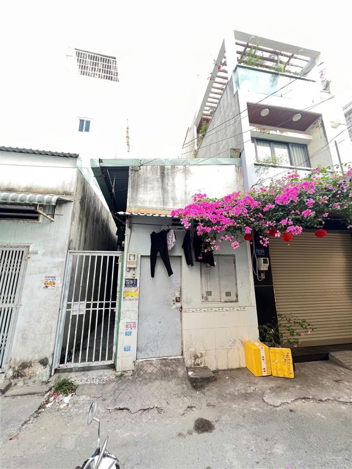 Bán đất 50m2 tặng 3 nhà trọ gần mt đường đỗ mười  linh trung