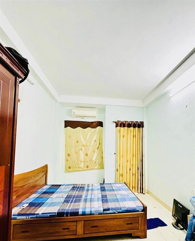 Cho thuê nhà nguyên căn ngõ vũ hữu phố lương thế vinh thanh xuân 9 triệu 1tháng diện tích rộng rãi