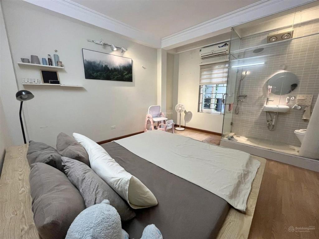 Cho thuê căn hộ mới đẹp full nội thất tầng 3 đội cấn