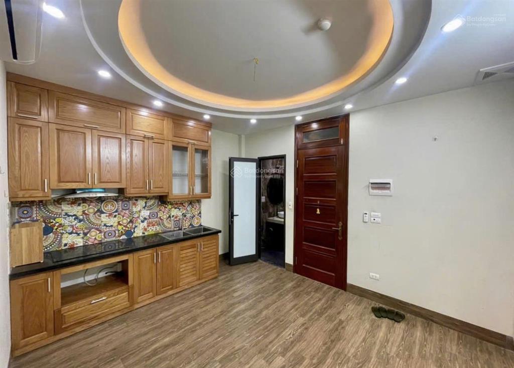 Cho thuê căn hộ đẹp khu vực giáp bát