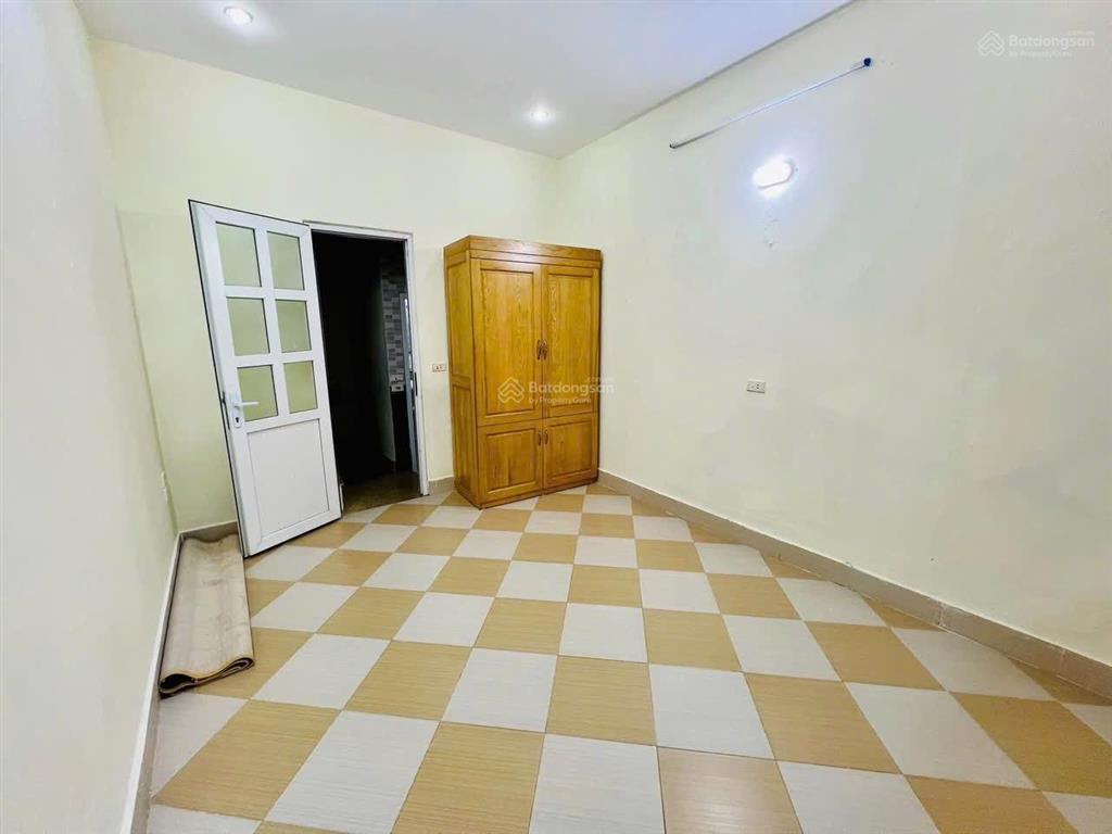 Mời thuê căn nhà 4 tầng 3 phòng ngủ dốc thọ lão  hai bà trưng