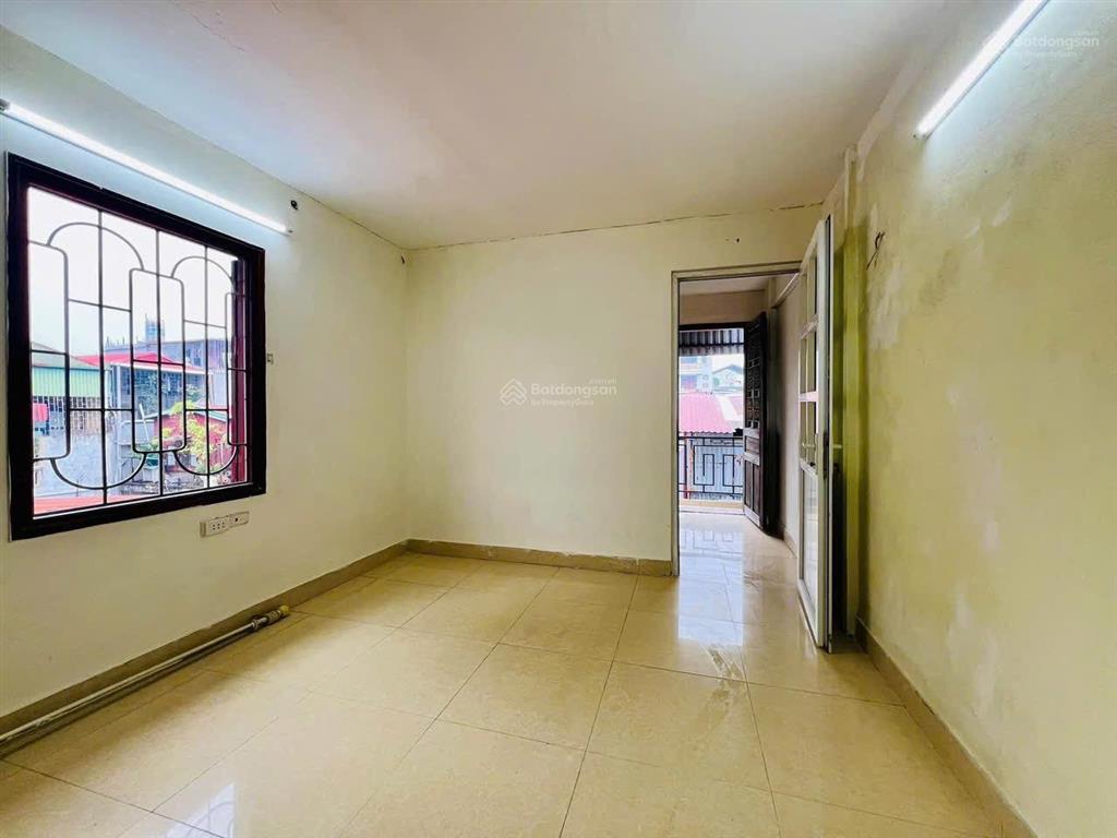 Mời thuê căn nhà 4 tầng 3 phòng ngủ dốc thọ lão  hai bà trưng