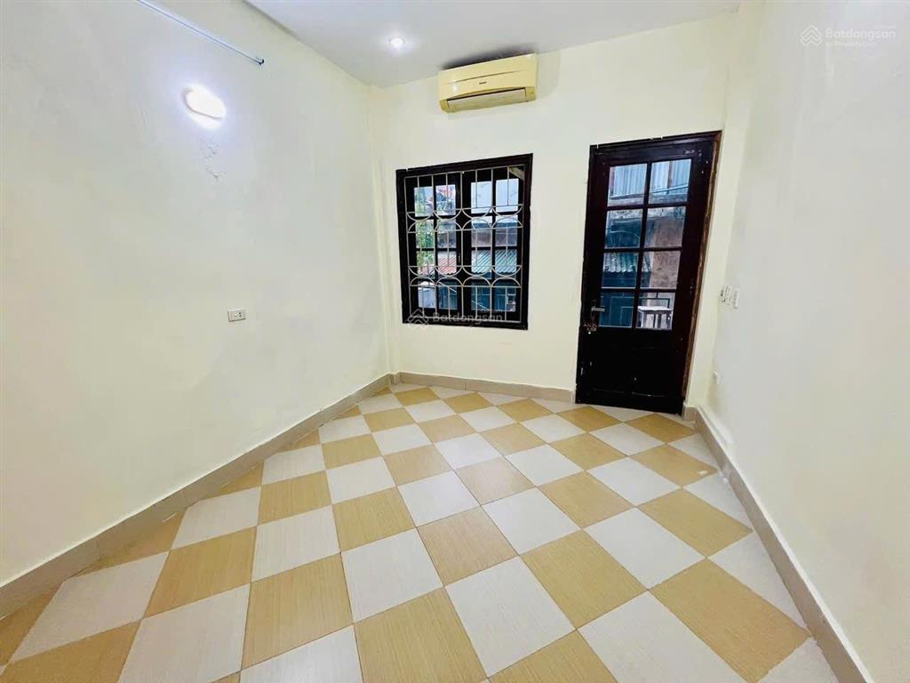 Mời thuê căn nhà 4 tầng 3 phòng ngủ dốc thọ lão  hai bà trưng