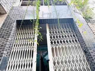 Hàng hiếm bến vân đồn qu4  hẻm đẹp cách mặt tiền 2 căn  sổ hồng
riêng chính chủ  hoàn công đủ