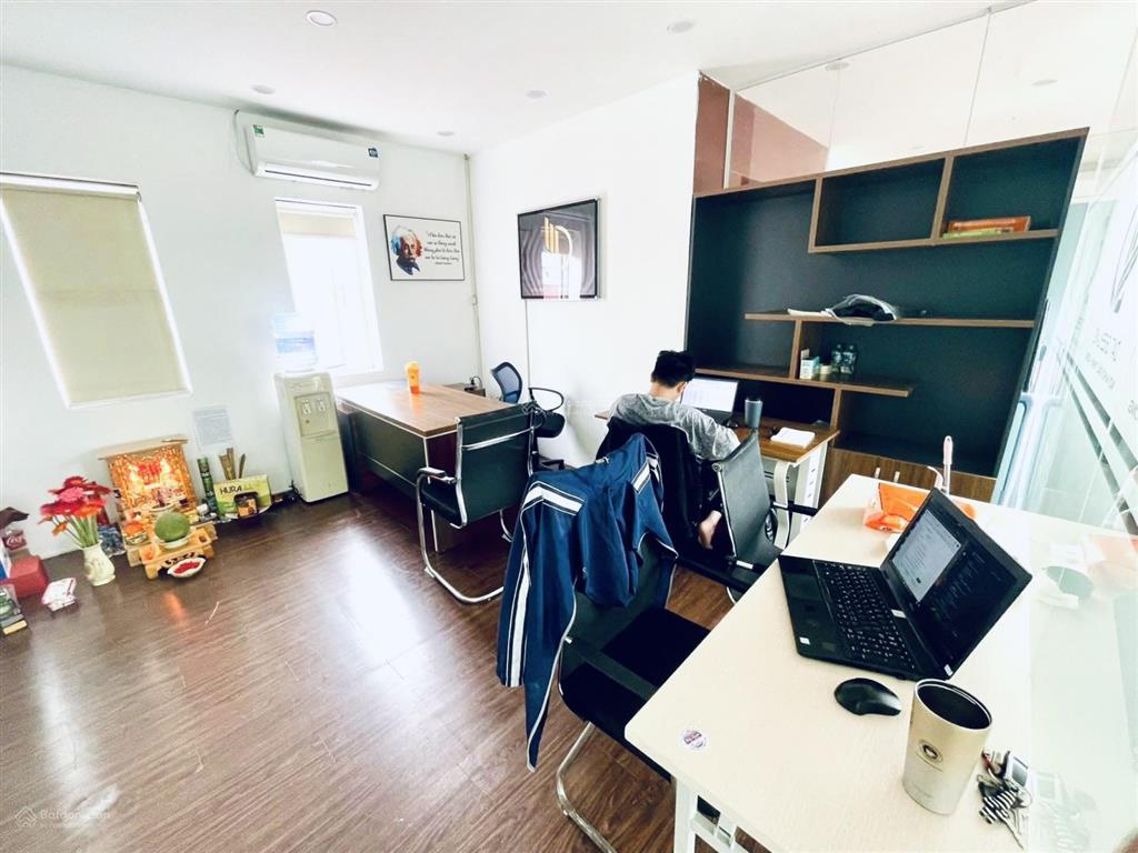 Toà văn phòng 6 tầng cao chót vót hướng view phố đi bộ nguyễn huệ từ xa  mt lê quốc hưng hơn 600m2