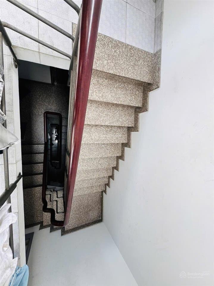 Mặt tiền khánh hội  phường 4  q 4. nhà đang ở & đang kinh doanh coffee