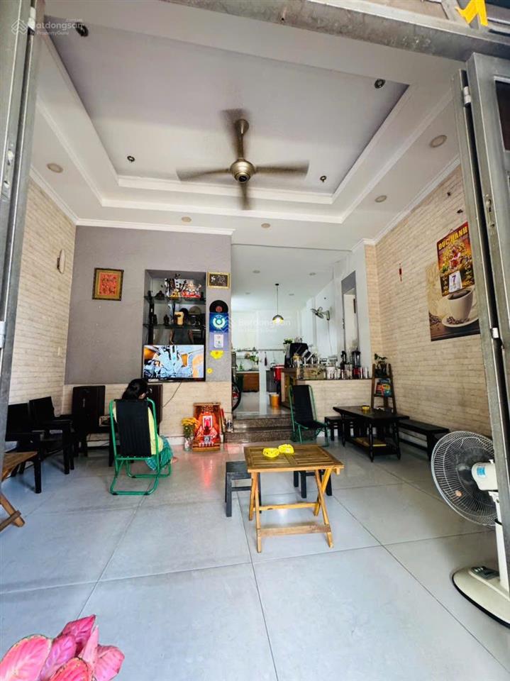 Mặt tiền khánh hội  phường 4  q 4. nhà đang ở & đang kinh doanh coffee