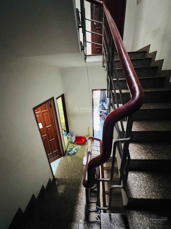 Mặt tiền khánh hội  phường 4  q 4. nhà đang ở & đang kinh doanh coffee