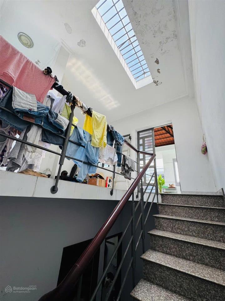 Mặt tiền khánh hội  phường 4  q 4. nhà đang ở & đang kinh doanh coffee