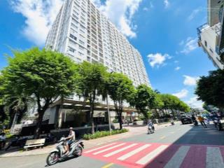 Quận 4 ngang 7 mét  133m2  nở hậu
thích hợp xây mới, xe hơi đỗ ngay cổng