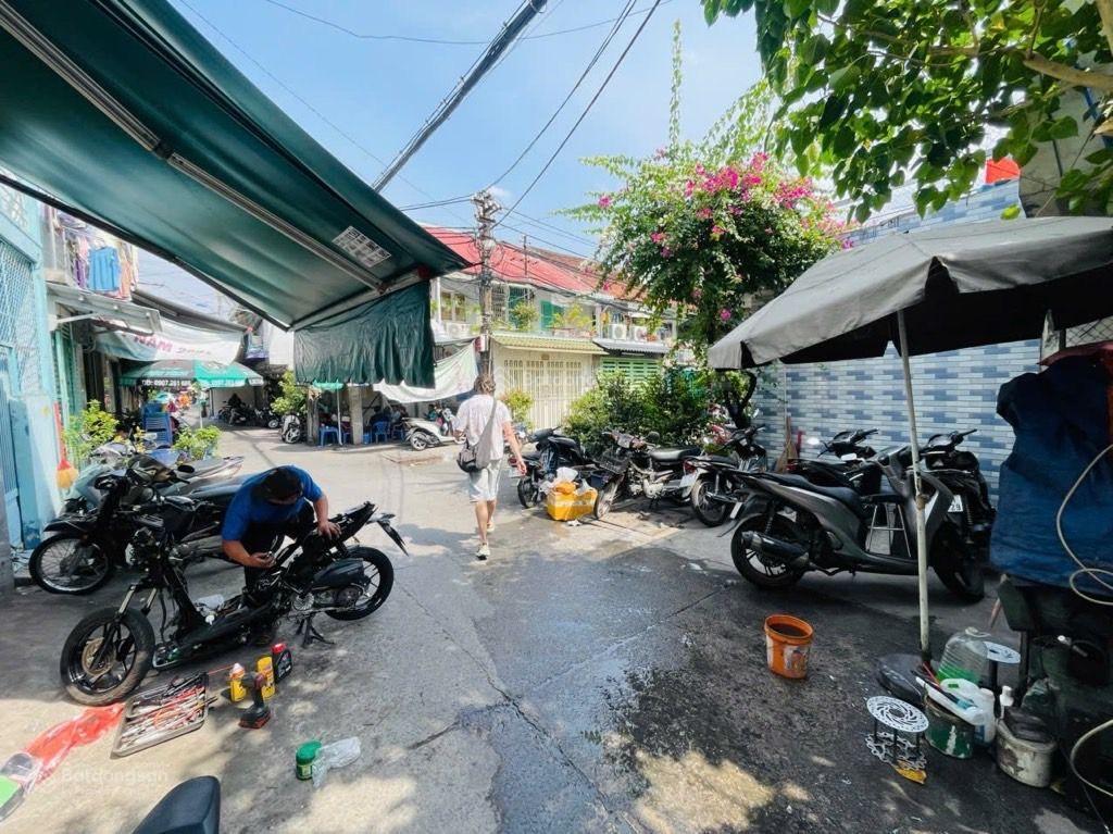 Xe hơi tới sát cửa cách tôn thất thuyết p3 (vip) chỉ 15m  kế bên khu thể thao & công viên