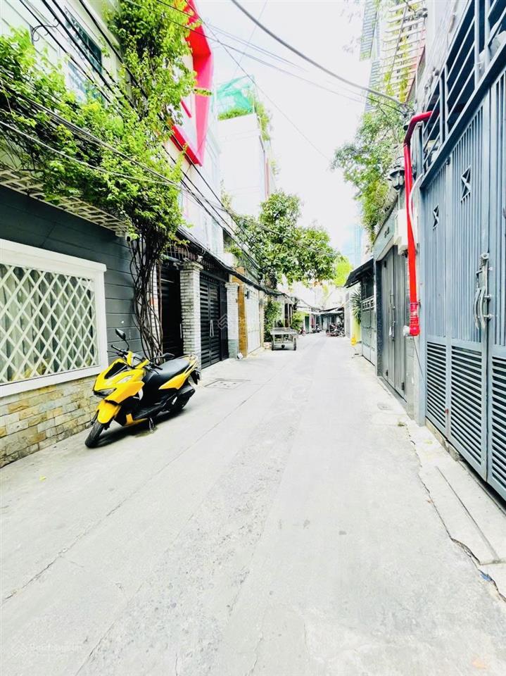 Xe hơi tới sát cửa cách tôn thất thuyết p3 (vip) chỉ 15m  kế bên khu thể thao & công viên