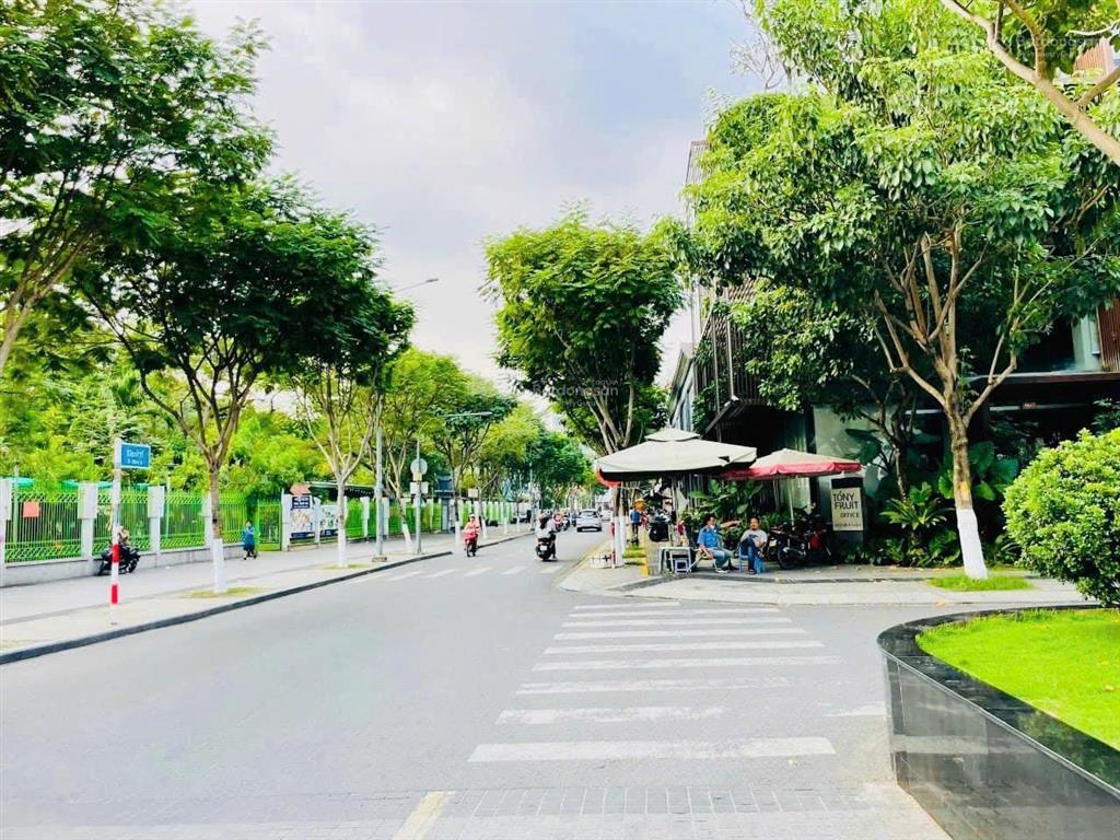 Vài bước ra đường xe hơi khu tập trung toàn bộ tiện ích tốt nhất q4  nở hậu tận 5 mét rộng