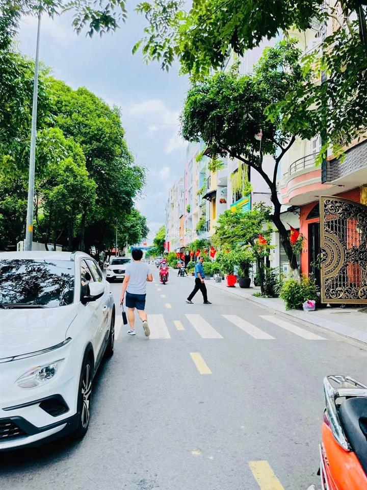 Vài bước ra đường xe hơi khu tập trung toàn bộ tiện ích tốt nhất q4  nở hậu tận 5 mét rộng