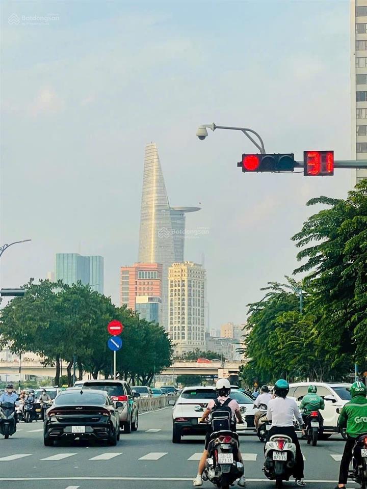 Vài bước ra đường xe hơi khu tập trung toàn bộ tiện ích tốt nhất q4  nở hậu tận 5 mét rộng