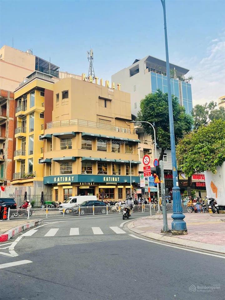 Vài bước ra đường xe hơi khu tập trung toàn bộ tiện ích tốt nhất q4  nở hậu tận 5 mét rộng