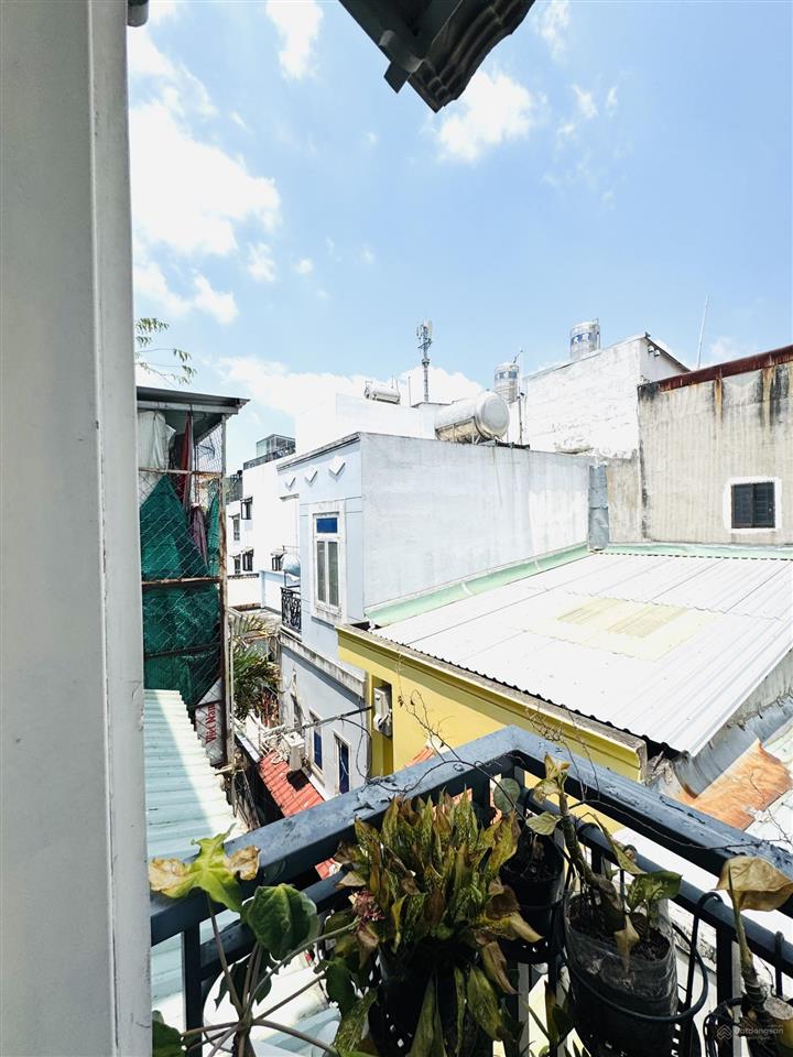 Kèo ngon sang xịn  khu dân cư hh
hẽm chạy 1 lèo ra mt ng. tất thành mô tả  bán nhà quận 4