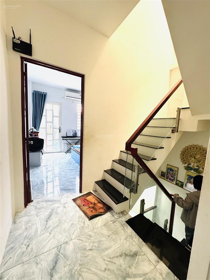 Kèo ngon sang xịn  khu dân cư hh
hẽm chạy 1 lèo ra mt ng. tất thành mô tả  bán nhà quận 4