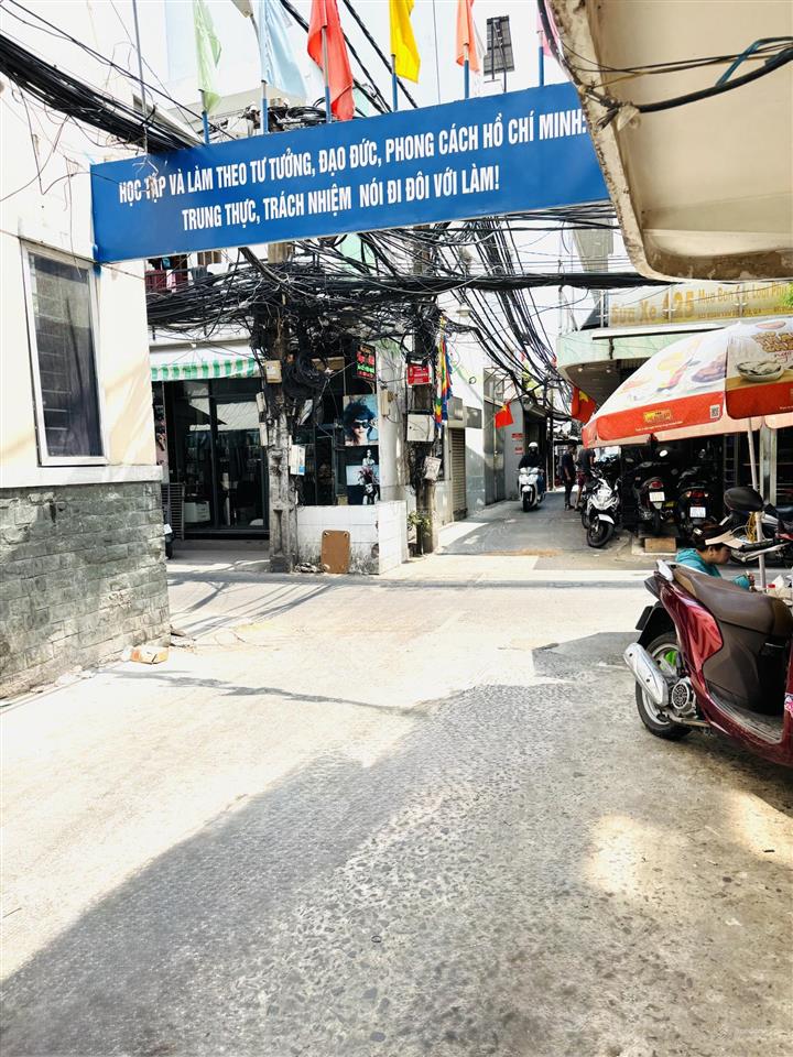 Kèo ngon sang xịn  khu dân cư hh
hẽm chạy 1 lèo ra mt ng. tất thành mô tả  bán nhà quận 4