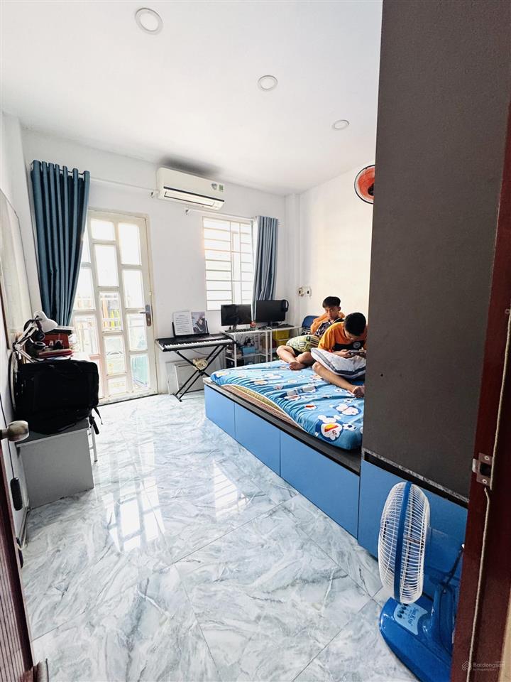 Kèo ngon sang xịn  khu dân cư hh
hẽm chạy 1 lèo ra mt ng. tất thành mô tả  bán nhà quận 4