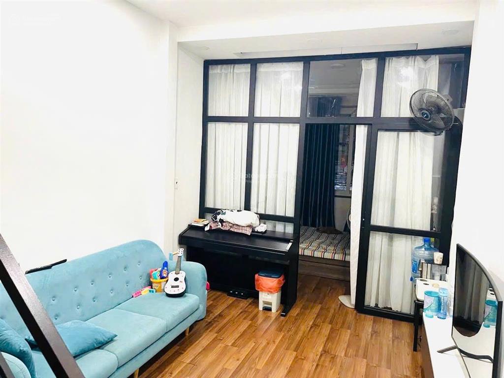 Cách xe hơi xe tải xe tăng chỉ 15m
khuvip kế bên khu chung cư xịn xò q4
giáp q1  khu rất an nin