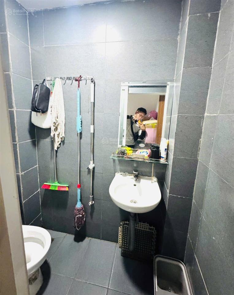 Cách xe hơi xe tải xe tăng chỉ 15m
khuvip kế bên khu chung cư xịn xò q4
giáp q1  khu rất an nin