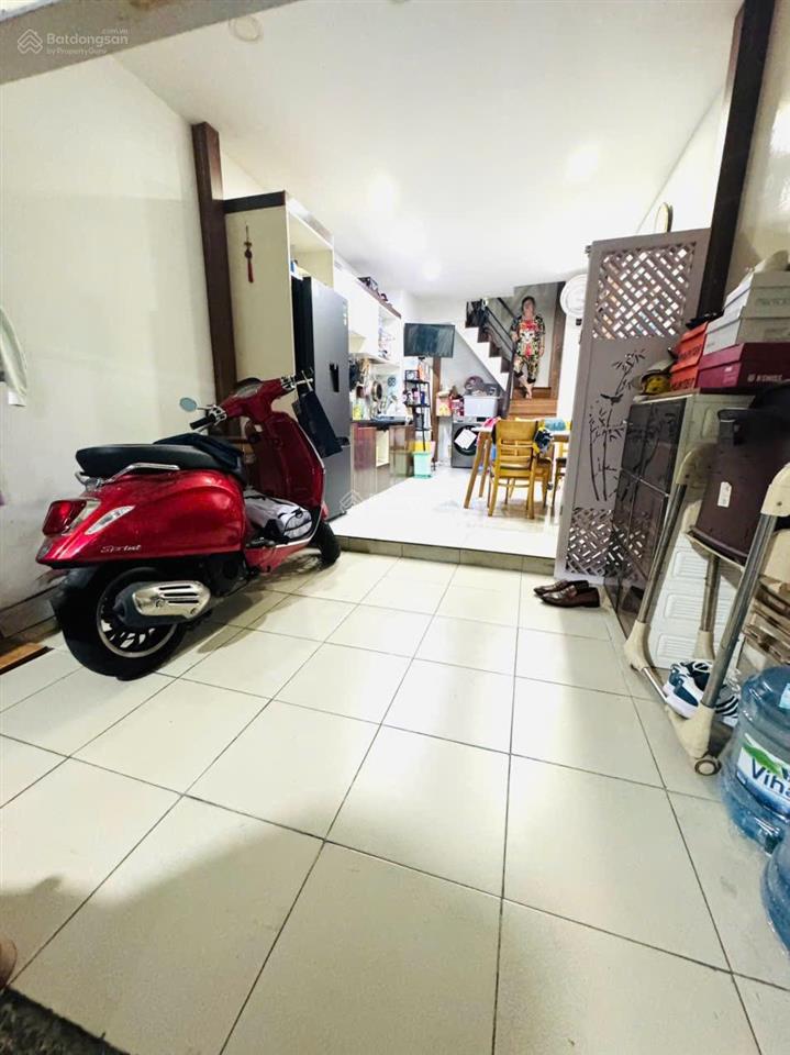 Cách xe hơi xe tải xe tăng chỉ 15m
khuvip kế bên khu chung cư xịn xò q4
giáp q1  khu rất an nin