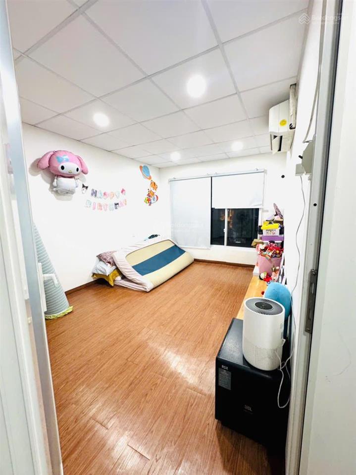 Cách xe hơi xe tải xe tăng chỉ 15m
khuvip kế bên khu chung cư xịn xò q4
giáp q1  khu rất an nin