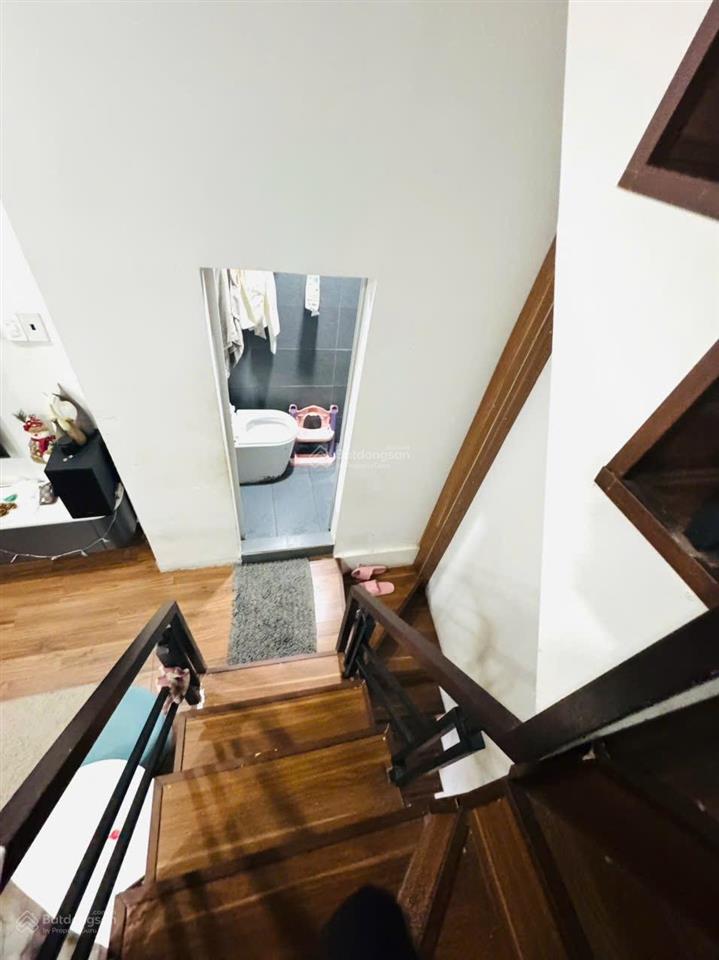 Cách xe hơi xe tải xe tăng chỉ 15m
khuvip kế bên khu chung cư xịn xò q4
giáp q1  khu rất an nin