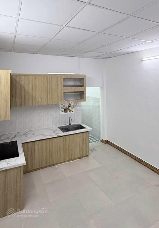 Xe hơi  xe tải  khu đậu xe hơi tự do
cách mặt tiền chỉ 15m, dt 60m2 ( 4x15 )