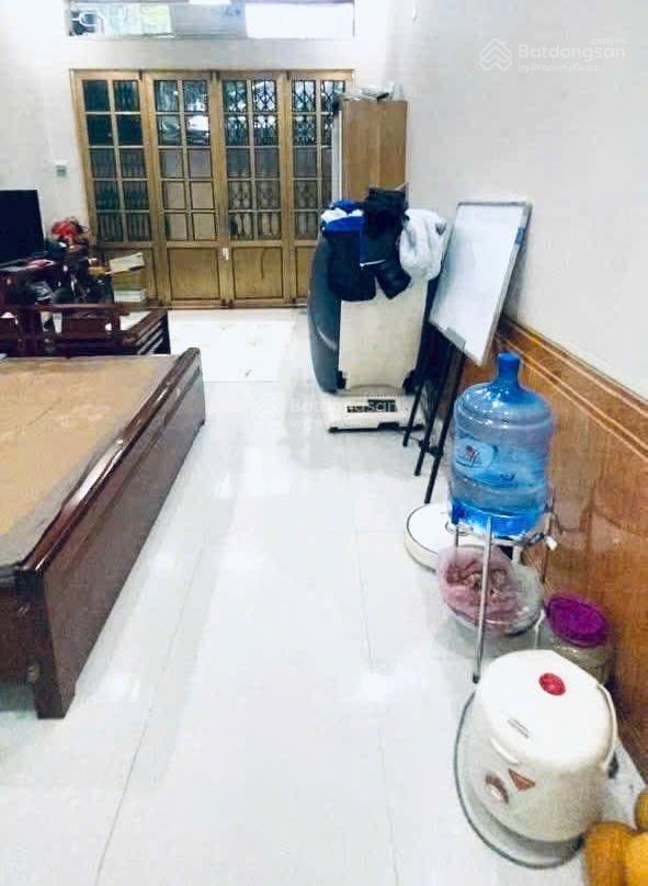 Hàng kín sát mt xc  k.doanh nhỏ
phường xóm chiếu  khu xóm đạo hẻm 3.54m