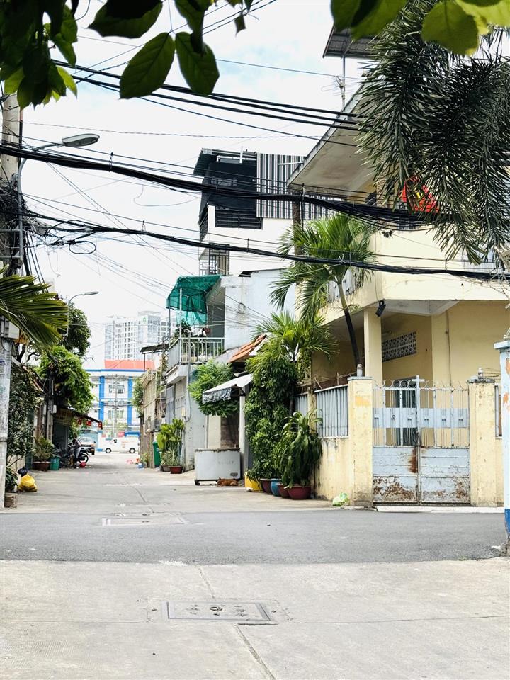 140,5m2 mặt tiền hụt xe hơi xe tải đơn giá bé tí tiii như nhà ở hẽm nhỏ phù hợp xây cất cao tần