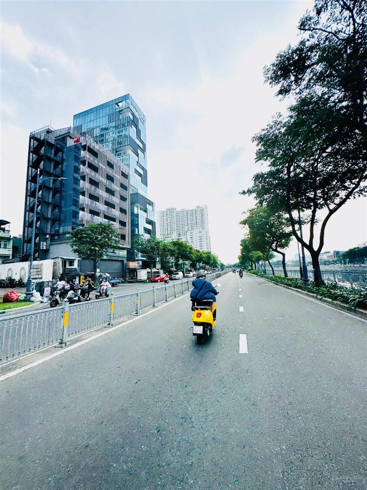 140,5m2 mặt tiền hụt xe hơi xe tải đơn giá bé tí tiii như nhà ở hẽm nhỏ phù hợp xây cất cao tần