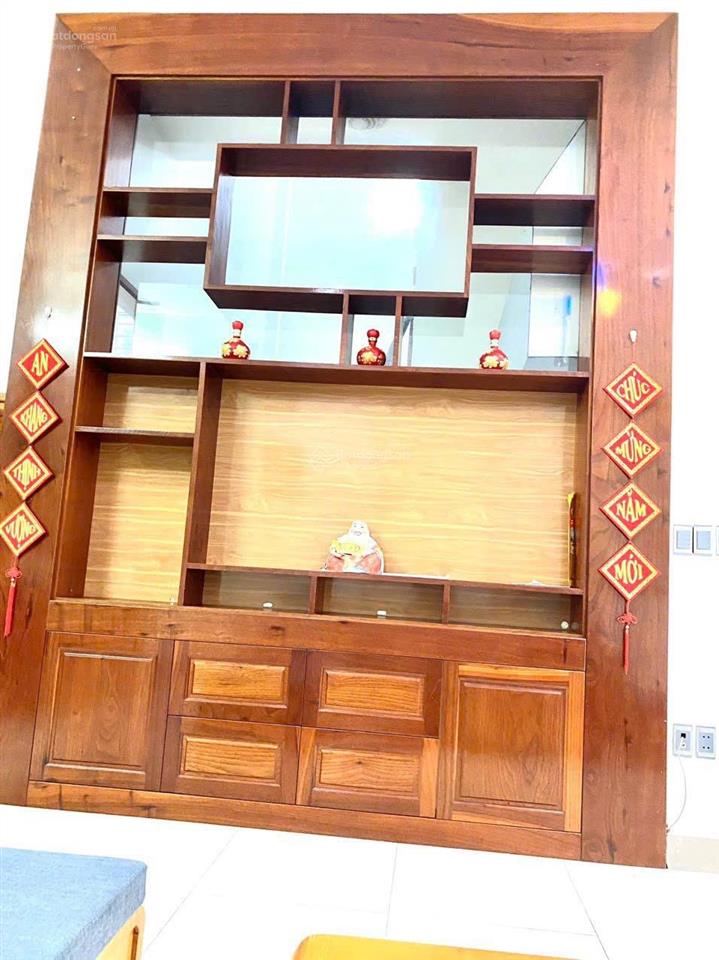 Mặt tiền kinh doanh hoàng diệu khu tập trung nhiều ngân hàng và
hiệu suất kinh doanh cao nhứt q