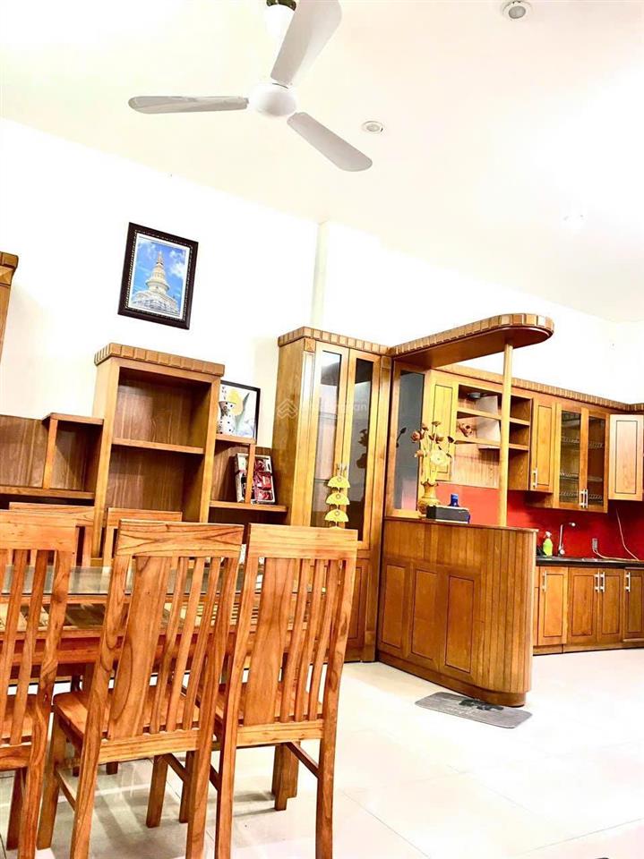 Mặt tiền kinh doanh hoàng diệu khu tập trung nhiều ngân hàng và
hiệu suất kinh doanh cao nhứt q