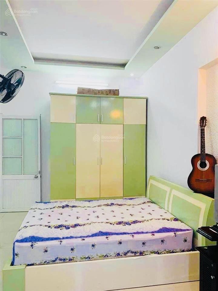 Siêu rộng rãi 3 lầu siêu mới king keng
cách mặt tiền chỉ 5 căn nhà bé tí teo 55,6m2 sử dụng 104m2