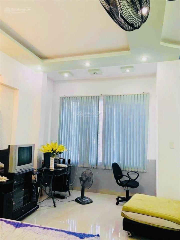 Siêu rộng rãi 3 lầu siêu mới king keng
cách mặt tiền chỉ 5 căn nhà bé tí teo 55,6m2 sử dụng 104m2