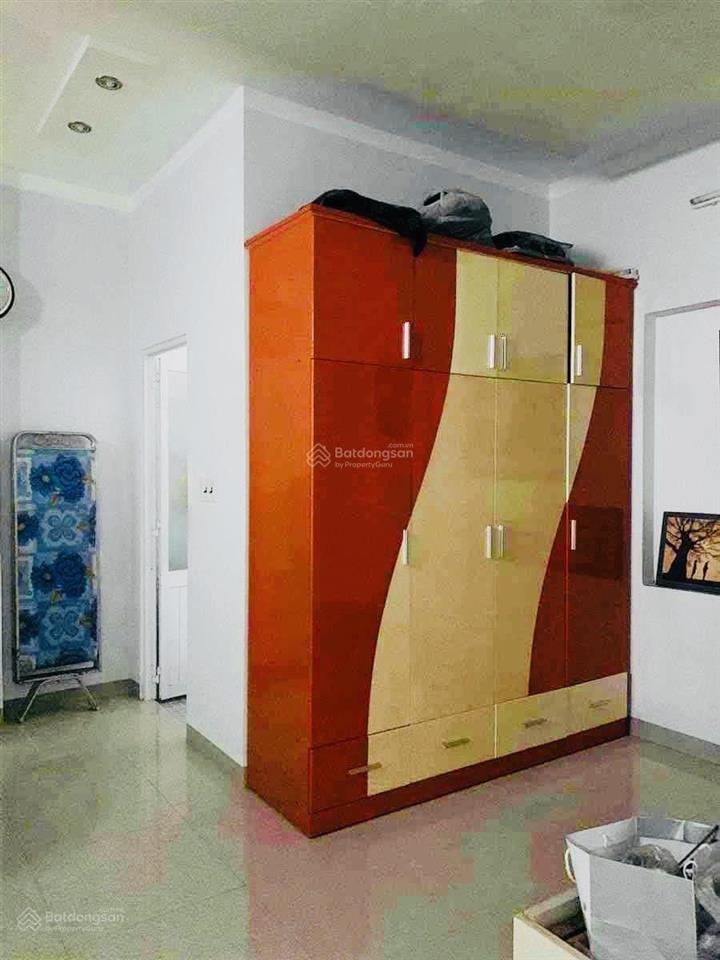 Siêu rộng rãi 3 lầu siêu mới king keng
cách mặt tiền chỉ 5 căn nhà bé tí teo 55,6m2 sử dụng 104m2
