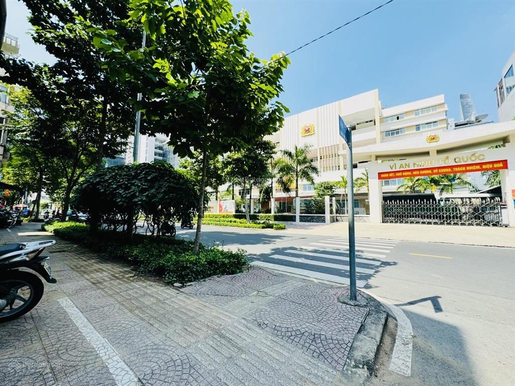 Hàng hiếm kèo thơm khu trung tâm hành chính quận giáp ranh quận 1 hơn 100m2  mặt hẻm to xe hơi