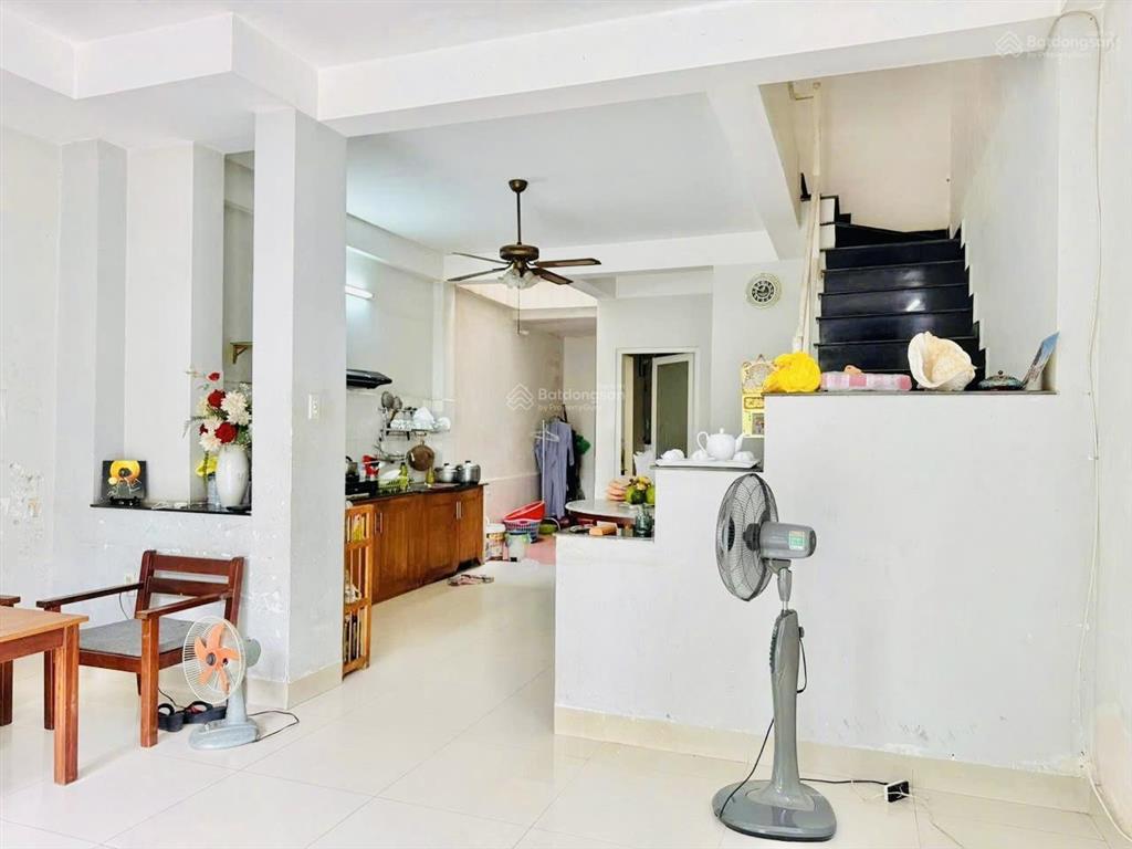 Hàng hiếm kèo thơm khu trung tâm hành chính quận giáp ranh quận 1 hơn 100m2  mặt hẻm to xe hơi