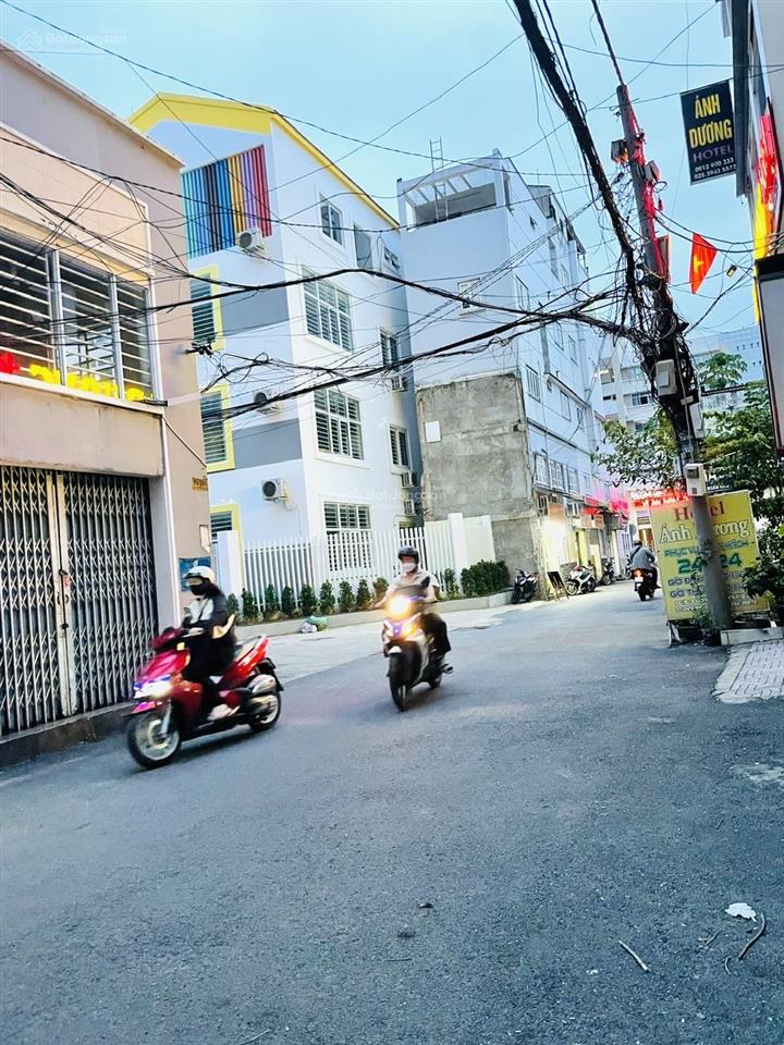 Hàng hiếm kèo thơm khu trung tâm hành chính quận giáp ranh quận 1 hơn 100m2  mặt hẻm to xe hơi