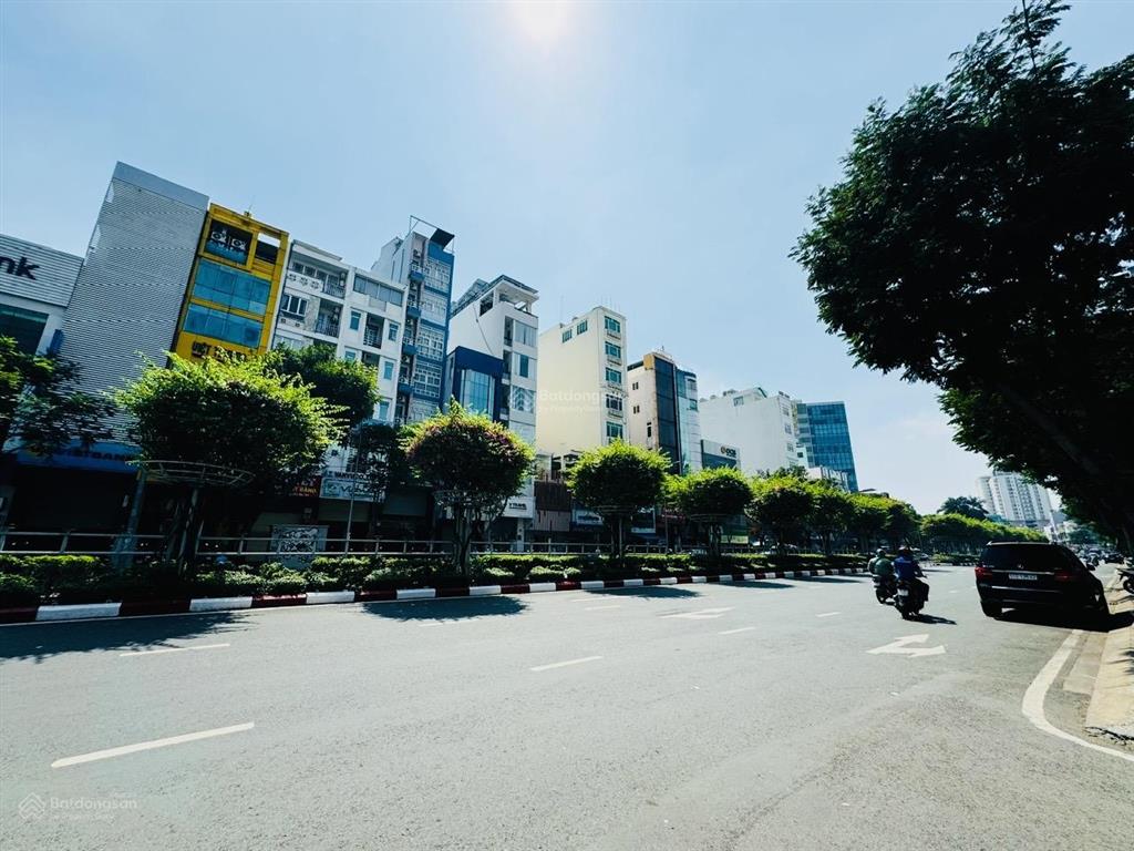 Hàng hiếm kèo thơm khu trung tâm hành chính quận giáp ranh quận 1 hơn 100m2  mặt hẻm to xe hơi