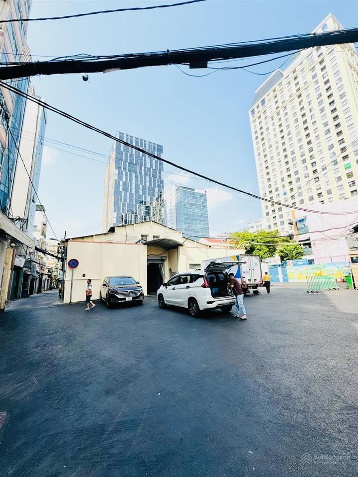 Hàng hiếm kèo thơm khu trung tâm hành chính quận giáp ranh quận 1 hơn 100m2  mặt hẻm to xe hơi