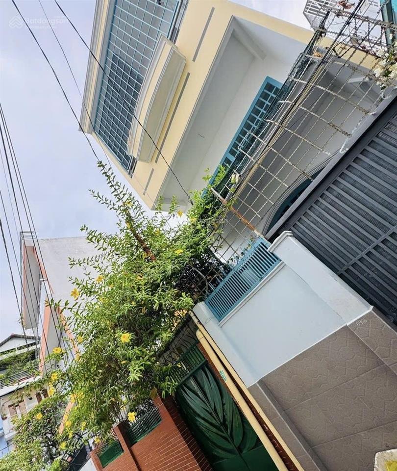 Gần 70m²  cách đường xe tải 1 căn
hẻm thoáng thửa dài miên man 18 mét quy hoạch cảng công viên