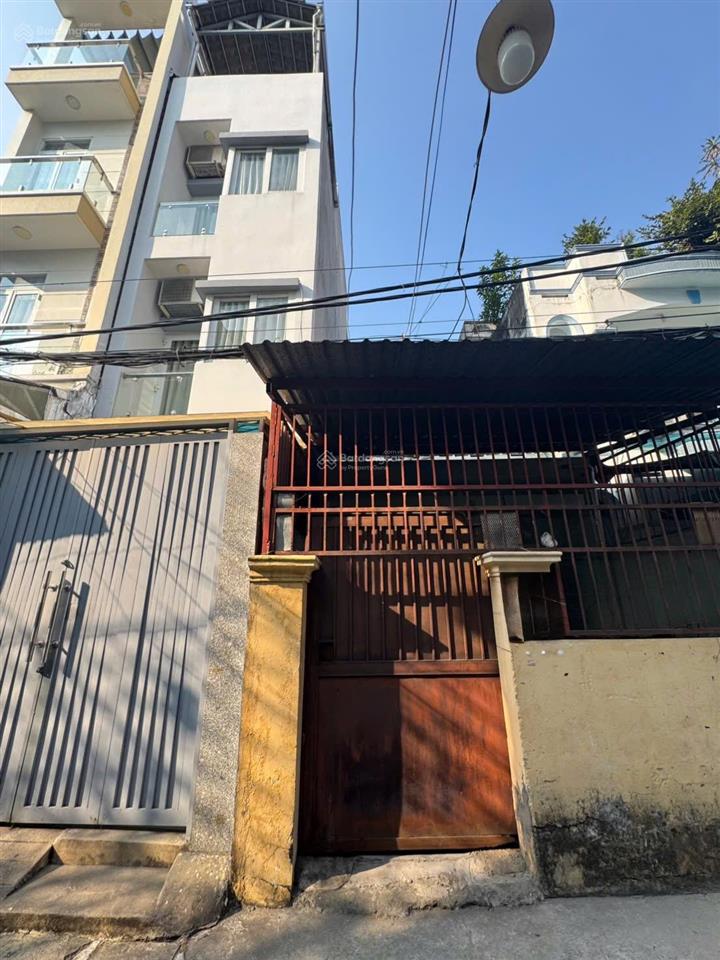 Gần 70m²  cách đường xe tải 1 căn
hẻm thoáng thửa dài miên man 18 mét quy hoạch cảng công viên
